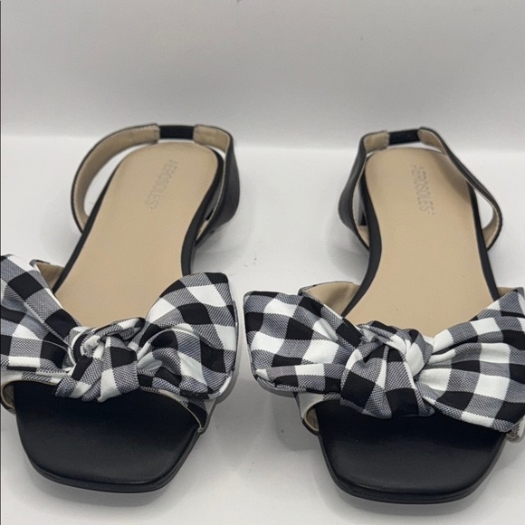 AEROSOLES downtime Black and White Sandals with Gingham Bow - Picture 2 of 7